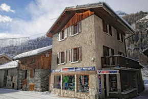 Chalet Le Loup - charming Tignes ski chalet in a superb location
